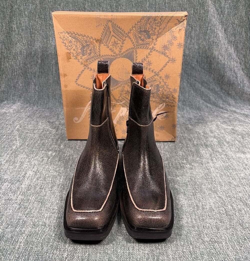 NIB Free People Sedona Chelsea Pull On Boot Size 10 Black Beige